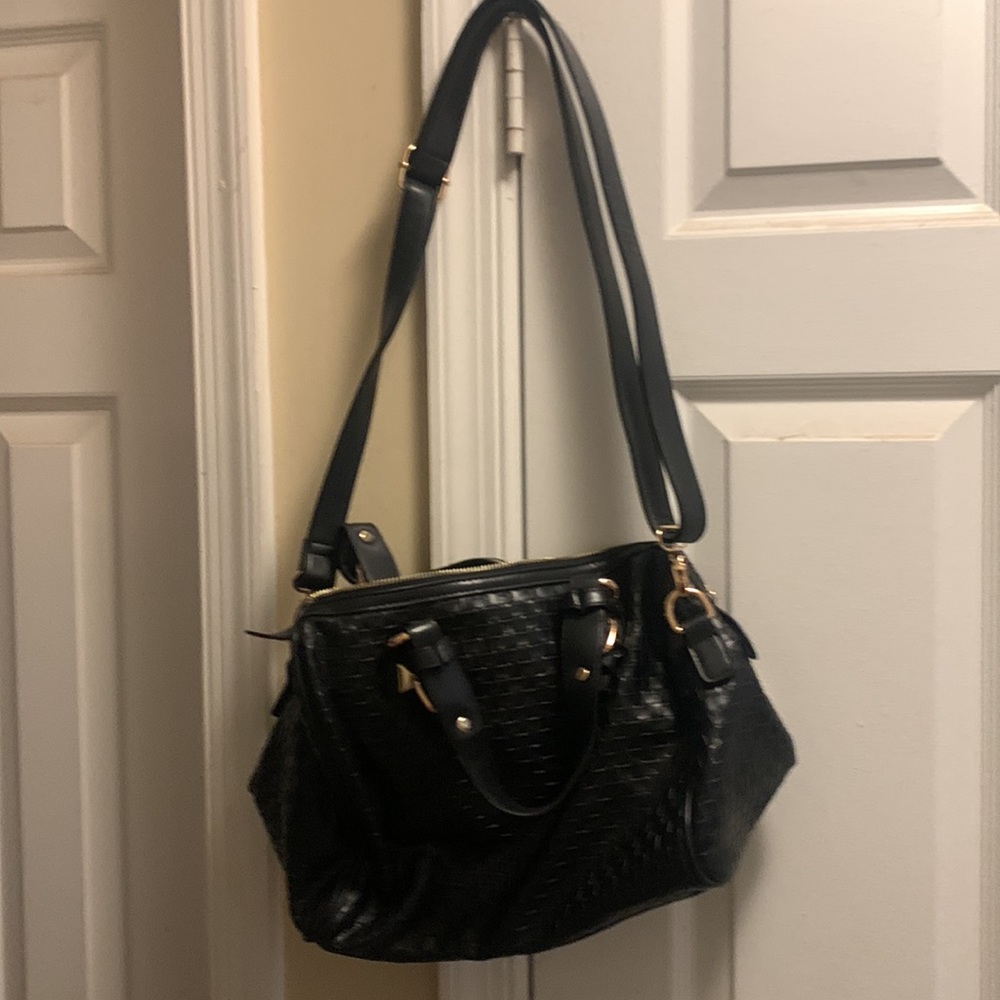 Shoulder handbag
